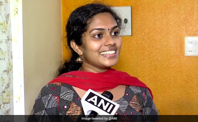 Kerala Construction Labourer's Daughter Cracks UPSC Exam