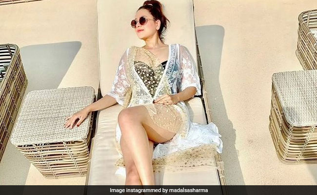 बीच किनारे बेहद ग्लैमरस लुक में दिखीं Madalsa Sharma, सोशल मीडिया पर छा गई तस्वीर