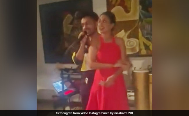 Nia Sharma ने टोनी कक्कड़ संग किया रोमांटिक डांस, यूं दिखी दोनों की शानदार केमेस्ट्री...Video वायरल