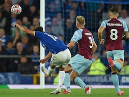 Watch: Everton Winger's Long Range Stunner vs Burnley "Gets Better With Every View" Watch: Everton Winger's Long Range Stunner vs Burnley "Gets Better With Every View"
