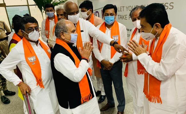 After Vijay Rupani Shock Exit, Key BJP Meet Today To Discuss Successor
