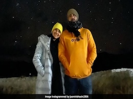 जैस्मिन भसीन ने अंधेरी सितारों वाली रात में अली गोनी संग शेयर की फोटो, बोलीं- अपने चांद के साथ... जैस्मिन भसीन ने अंधेरी सितारों वाली रात में अली गोनी संग शेयर की फोटो, बोलीं- अपने चांद के साथ...