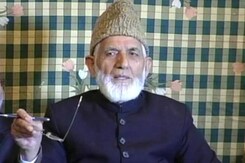 Videos Show Syed Ali Shah Geelani's Body In Pak Flag, Police Case Filed Videos Show Syed Ali Shah Geelani's Body In Pak Flag, Police Case Filed