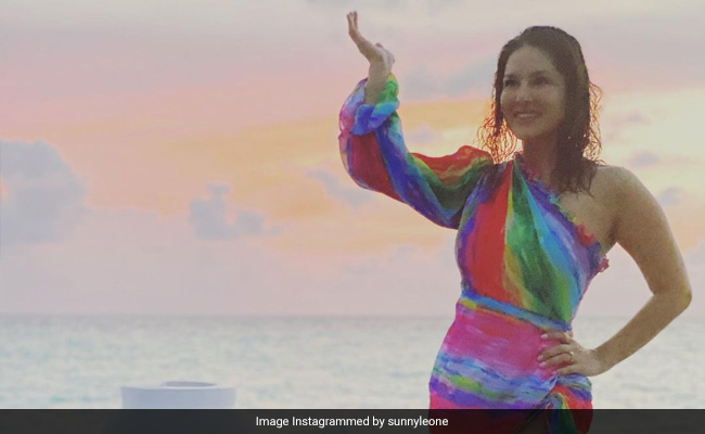 Sunny Leone Picked This OOTD For Her "Island Getaway"