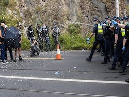 Australia Anti-Lockdown Protesters Pepper-Sprayed, Hundreds Arrested Australia Anti-Lockdown Protesters Pepper-Sprayed, Hundreds Arrested