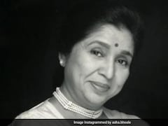 आशा भोसले की खिलखिलाती आवाज कैसे बनी लड़कियों के विद्रोह की आवाज