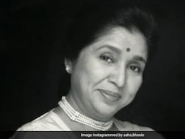 आशा भोसले की खिलखिलाती आवाज कैसे बनी लड़कियों के विद्रोह की आवाज