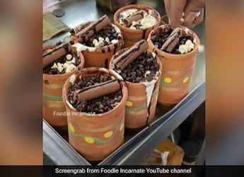 Watch: Man Tries Kolkata's Chocolate Chai And Warns Tea Lovers; Internet Reacts Watch: Man Tries Kolkata's Chocolate Chai And Warns Tea Lovers; Internet Reacts