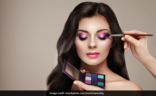 Beauty Trend Alert: Here's Everything You Need To Know About Vivid Violet Eye Makeup Trend