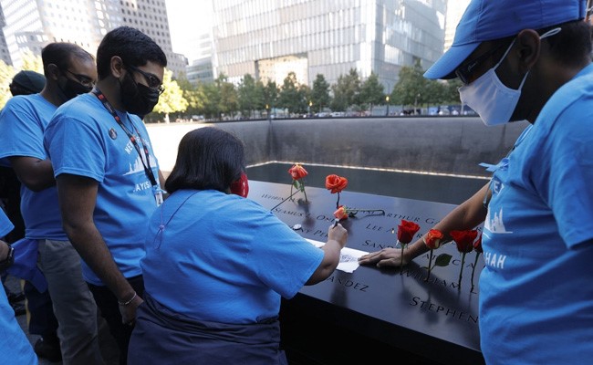First Moment Of Silence Observed At New York Service For 9/11 Dead