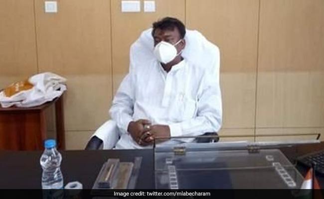 Vehicle In Bengal Minister's Collides With Taxi In Kolkata Injuring Three