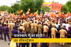 सरकार के प्रस्ताव पर सवाल, क्या इससे बाल विवाहों को मान्यता नहीं मिल जाएगी? सरकार के प्रस्ताव पर सवाल, क्या इससे बाल विवाहों को मान्यता नहीं मिल जाएगी?