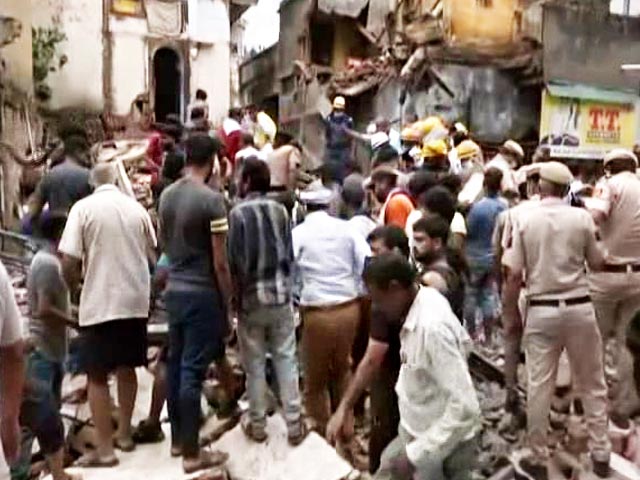Building Collapses In Delhi's Sabzi Mandi Area, Rescue Ops Underway