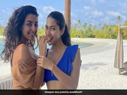 Sara Ali Khan Is Proof That A Vibrant Floral Bikini Is The Best Company In Maldives Sara Ali Khan Is Proof That A Vibrant Floral Bikini Is The Best Company In Maldives
