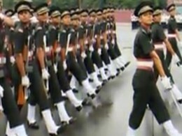 अपनी ही महिला अफसरों से क्यों बच रही है फौज? अपनी ही महिला अफसरों से क्यों बच रही है फौज?