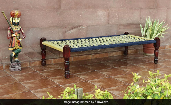 विदेशियों ने जाना खाट पर सोने के फायदे, मिल रही है 41000 में, आप भी जानें चारपाई पर सोने के लाभ