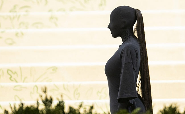 Met Gala 2021 Kareena Kapoor Said What Everyone Was Thinking About Kim Kardashian S Incognito Look