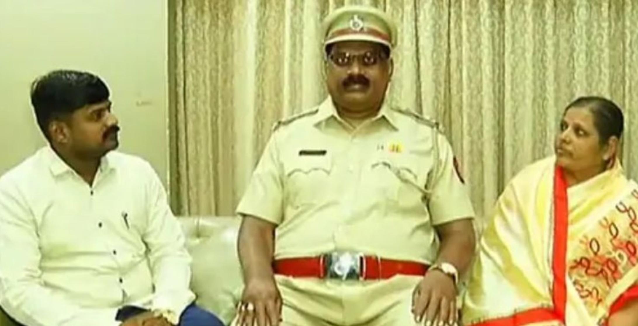 पिता की कोरोना में हुई थी मौत, याद में बेटे ने सिलिकॉन का स्टैच्यू बना दिया