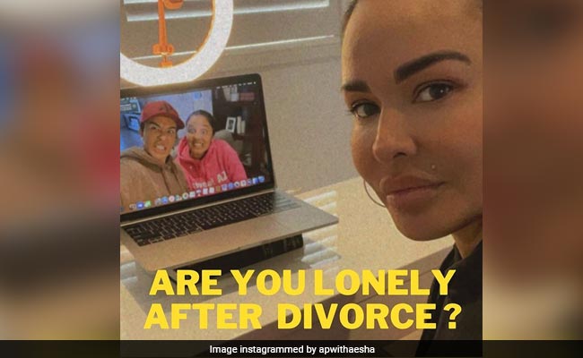 क्या आप अकेले हैं ? शिखर धवन से तलाक के बाद रिश्ते में समस्या का सामना करने वालों को आयशा मुखर्जी ने दी सलाह