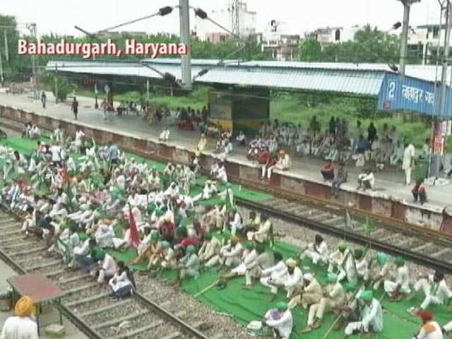 Amid 'Bharat Bandh', Farmers Block Rail Tracks In Haryana