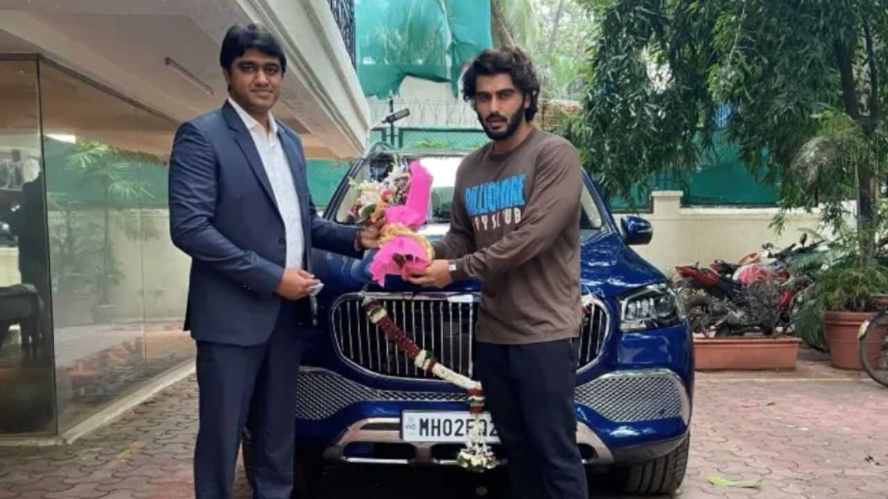 अर्जुन कपूर ने खरीदी 2.43 करोड़ रुपए की ये धांसू मर्सिडीज कार, ऐसा करने वाले पहले सेलिब्रेटी बन गए हैं