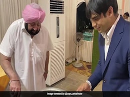 अपने हाथों से नीरज चोपड़ा को खाना खिलाकर पंजाब के सीएम कैप्टन अमरिंदर सिंह ने निभाया अपना वादा अपने हाथों से नीरज चोपड़ा को खाना खिलाकर पंजाब के सीएम कैप्टन अमरिंदर सिंह ने निभाया अपना वादा