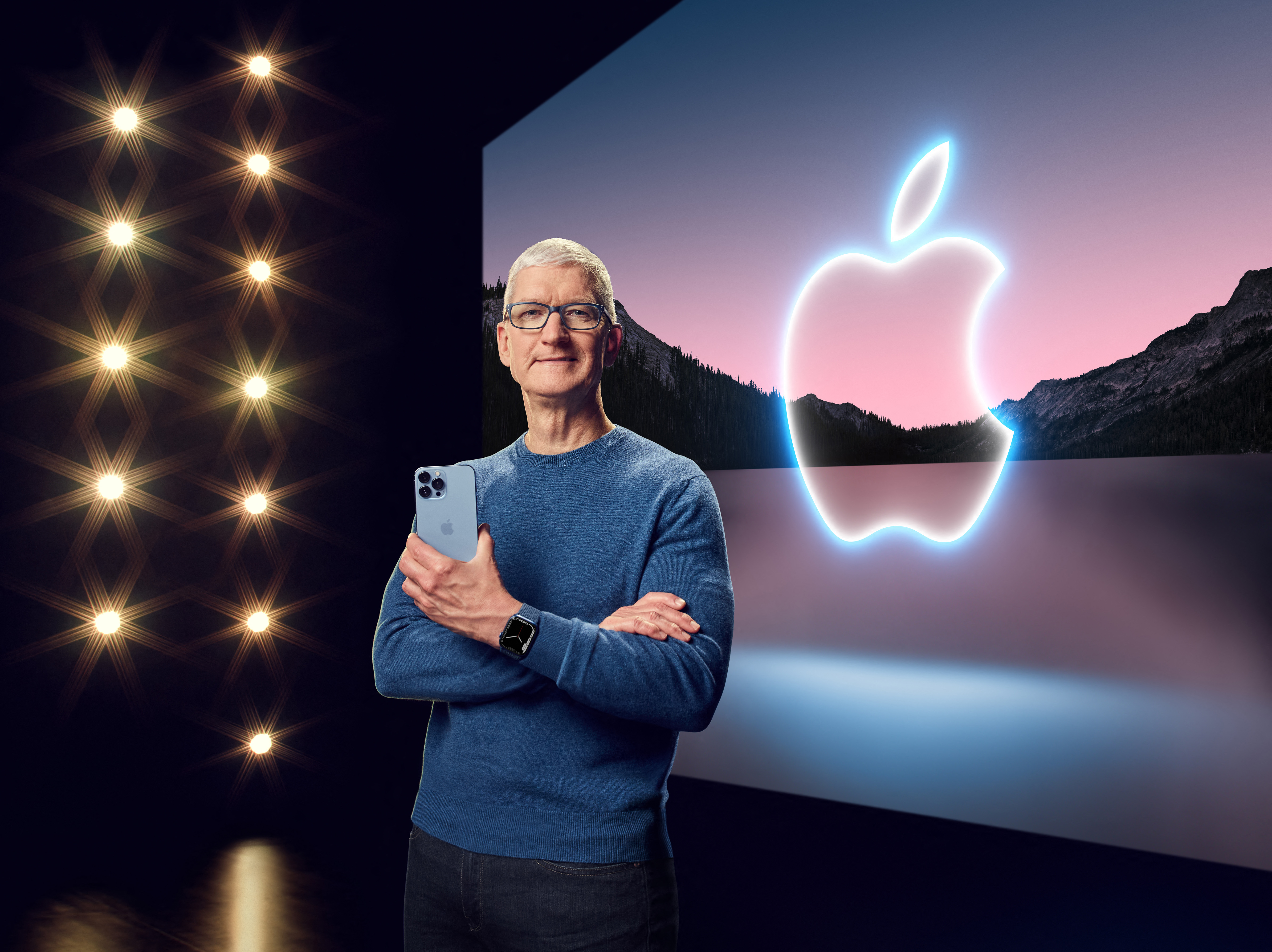 Apple CEO Tim Cook Praises 9-Year-Old Indian Girl Who Developed An iOS App