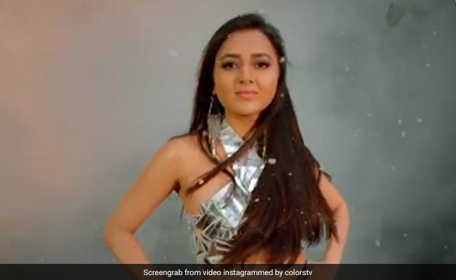 Bigg Boss 15: बिग बॉस के जंगल में तजस्वी प्रकाश की एंट्री, 'पानी-पानी' सॉन्ग पर किया धमाकेदार डांस