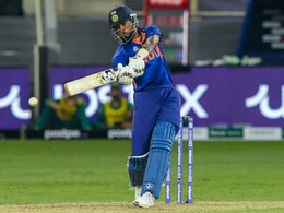 Hardik Pandya Taken For Scan After Being Hit On Shoulder In Match Against Pakistan
