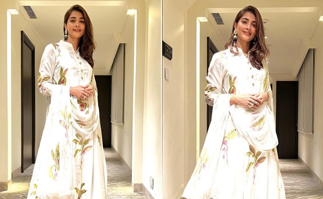 Birthday Girl Pooja Hegde Is Effortlessly Chic As Always In A White <i>Anarkali</i>