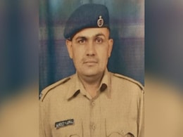 लुटेरों को पकड़ने हरिद्वार पहुंची हरियाणा पुलिस पर फायरिंग, जबड़े में गोली लगने से सिपाही की मौत  लुटेरों को पकड़ने हरिद्वार पहुंची हरियाणा पुलिस पर फायरिंग, जबड़े में गोली लगने से सिपाही की मौत