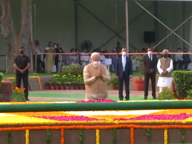 PM Modi Pays Floral Tribute To Lal Bahadur Shastri On His Birth Anniversary