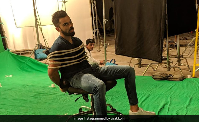 विराट कोहली रस्सी से बांधे गए, बोले- बायो बबल में रहने पर ऐसा ही लगता है..'