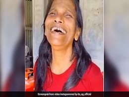 रानू मंडल एक बार फिर से ट्रेंड कर रही हैं, इस बार योहानी का Manike Mage Hithe गाकर लोगों का ध्यान खींचा - देखें Video रानू मंडल एक बार फिर से ट्रेंड कर रही हैं, इस बार योहानी का Manike Mage Hithe गाकर लोगों का ध्यान खींचा - देखें Video