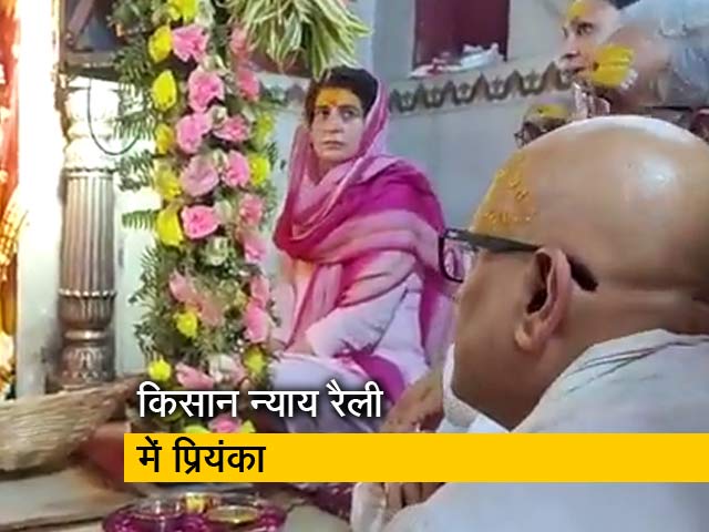 वाराणसी: मिशन UP पर प्रियंका गांधी, रैली से पहले किए काशी विश्वनाथ के दर्शन