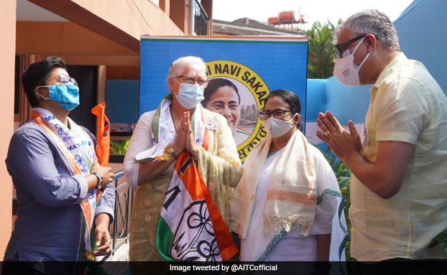 Actor Nafisa Ali Joins Trinamool In Mamata Banerjee's Presence In Goa