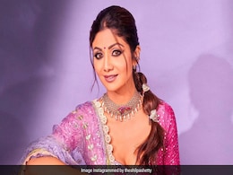 Happy Bhai Dooj 2021: भाई दूज पर पहने स्पेशल ड्रेस, कुछ इस तरह की चुन सकती हैं आउटफिट्स Happy Bhai Dooj 2021: भाई दूज पर पहने स्पेशल ड्रेस, कुछ इस तरह की चुन सकती हैं आउटफिट्स