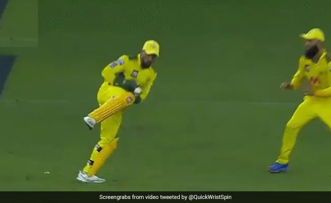 IPL 2021 Final: धोनी से छूटा वेंकटेश अय्यर का 'लॉलीपॉप कैच', आप यकीन नहीं कर पाएंगे- Video