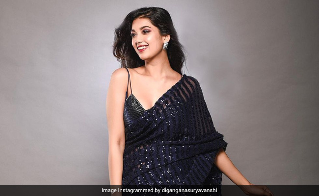 दिगांगना सूर्यवंशी ने साड़ी लुक में शेयर की तस्वीरें, बेहद स्टाइलिश और खूबसूरत लगीं एक्ट्रेस