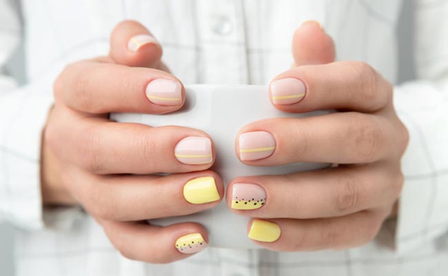 Pretty Manicures Are What You'll Get With These Stunning Nail Colours