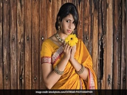 Navratri Dress Colour 2021: नवरात्रि के पहले दिन पीले रंग के कपड़े पहनकर करें मां शैलपुत्री की पूजा,  ये है पूजा के लिए परफेक्ट लुक Navratri Dress Colour 2021: नवरात्रि के पहले दिन पीले रंग के कपड़े पहनकर करें मां शैलपुत्री की पूजा,  ये है पूजा के लिए परफेक्ट लुक