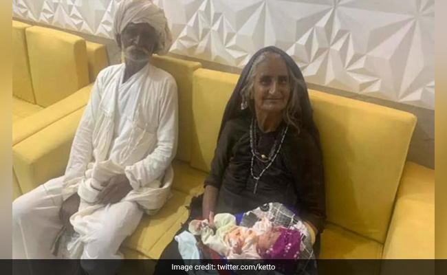 70 साल की भारतीय महिला ने एक बच्चे को दिया जन्म, लोगों ने कहा- ये चमत्कार है!