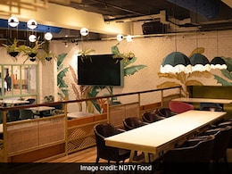 Savour Delicious Desi Food With A Twist At Dhansoo Cafe, Gurugram