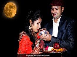 Karwa Chauth 2021 : करवा चौथ व्रत के दिन पानी पीना चाहिए या नहीं ? Karwa Chauth 2021 : करवा चौथ व्रत के दिन पानी पीना चाहिए या नहीं ?