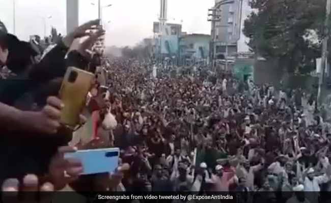 80 Sub-Machine Gun Rounds Fired At Cops During Pakistan Protest: Report