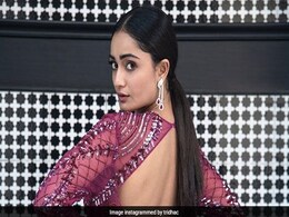 In A Backless Purple Dress, This Is How Tridha Choudhury "Dresses For Weekdays" In A Backless Purple Dress, This Is How Tridha Choudhury "Dresses For Weekdays"