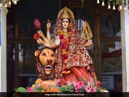 Navratri 2021: नवरात्रि की दुर्गा नवमी पर करें मां सिद्धिदात्री की आरती, इन मंत्रों का करें जाप Navratri 2021: नवरात्रि की दुर्गा नवमी पर करें मां सिद्धिदात्री की आरती, इन मंत्रों का करें जाप