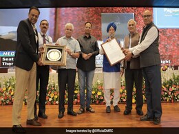 Delhi Metro Awarded Metro Rail With Best Passenger Services, Satisfaction Delhi Metro Awarded Metro Rail With Best Passenger Services, Satisfaction