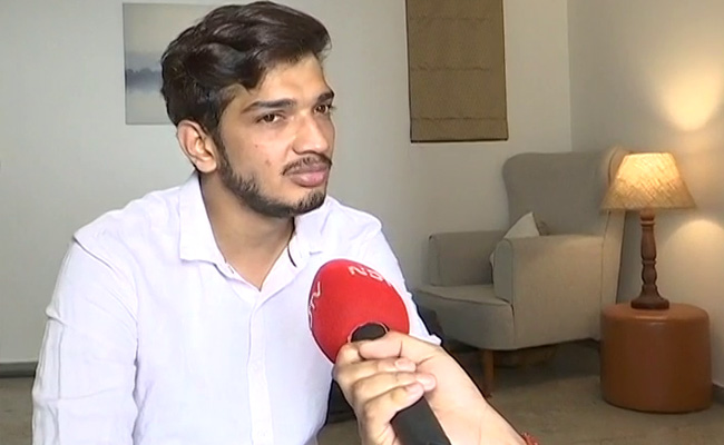 'रोजाना 50 धमकियां मिलती हैं, 3 बार बदल चुका हूं सिम' : शो रद्द होने के बाद बोले मुनव्वर फारूकी