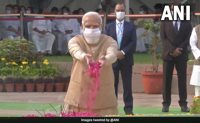 PM Modi Pays Tributes To Mahatma Gandhi, Lal Bahadur Shastri On Their Birth Anniversaries